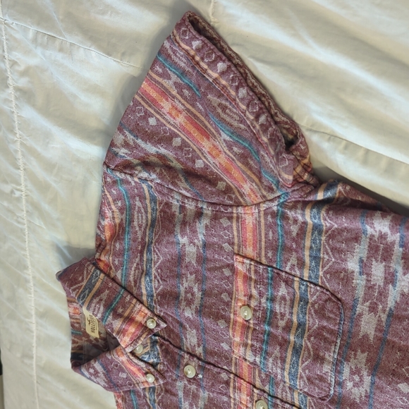 Reversible Hollister Button Up Patterned Tshirt - Small - Picture 2 of 13